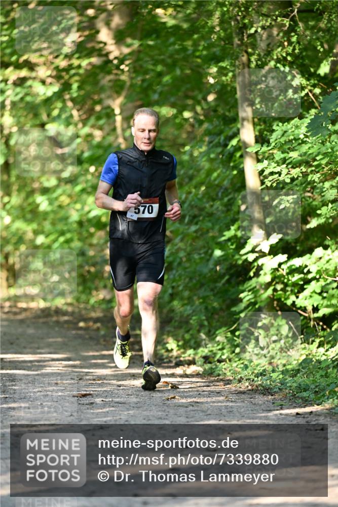 06.10.2024 - Bramfelder Halbmarathon 2024 Dr. Thomas Lammeyer http://msf.ph/oto/7339880 06.10.2024 10:39:40 Laufen 570 meine-sportfotos.de