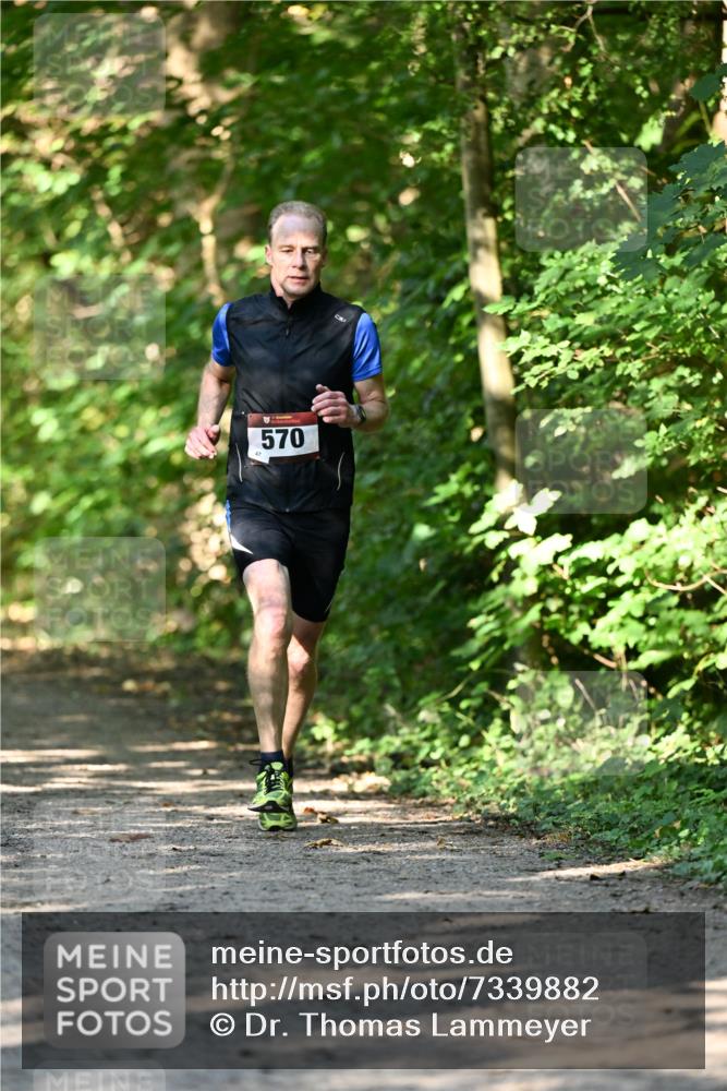 06.10.2024 - Bramfelder Halbmarathon 2024 Dr. Thomas Lammeyer http://msf.ph/oto/7339882 06.10.2024 10:39:40 Laufen 570 meine-sportfotos.de