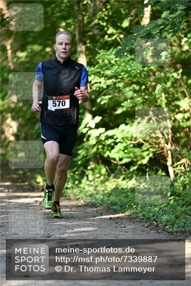 06.10.2024 - Bramfelder Halbmarathon 2024 Dr. Thomas Lammeyer http://msf.ph/oto/7339887 06.10.2024 10:39:41 Laufen 47, 570 meine-sportfotos.de