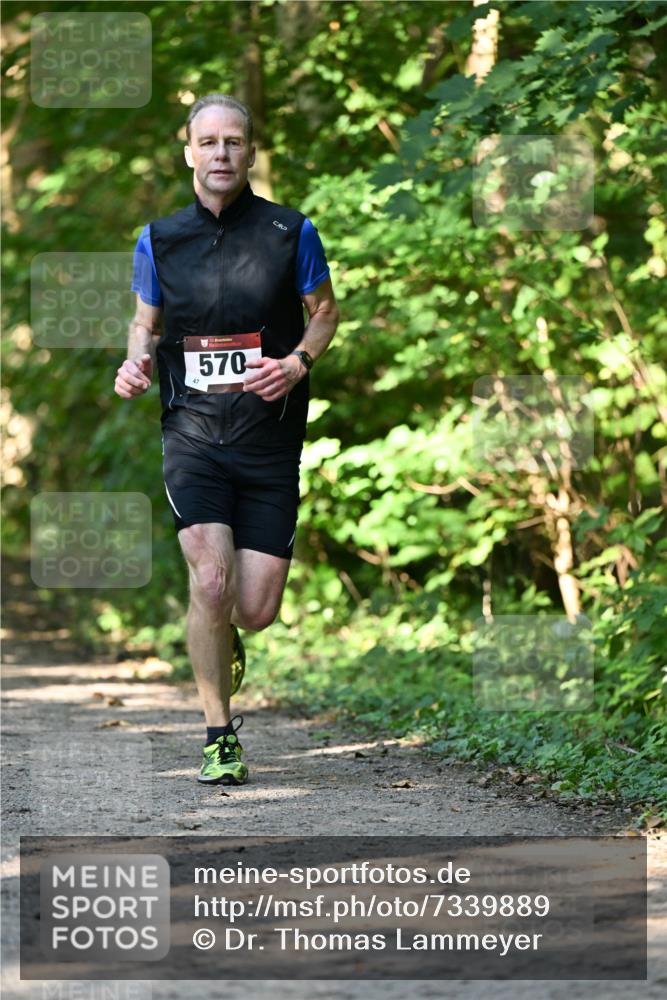 06.10.2024 - Bramfelder Halbmarathon 2024 Dr. Thomas Lammeyer http://msf.ph/oto/7339889 06.10.2024 10:39:41 Laufen 3, 570 meine-sportfotos.de