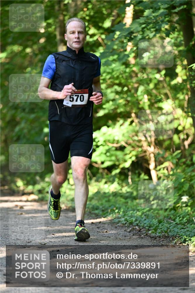06.10.2024 - Bramfelder Halbmarathon 2024 Dr. Thomas Lammeyer http://msf.ph/oto/7339891 06.10.2024 10:39:41 Laufen 47, 570 meine-sportfotos.de