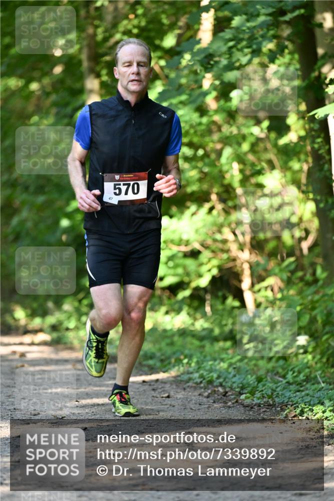 06.10.2024 - Bramfelder Halbmarathon 2024 Dr. Thomas Lammeyer http://msf.ph/oto/7339892 06.10.2024 10:39:42 Laufen 47, 570 meine-sportfotos.de
