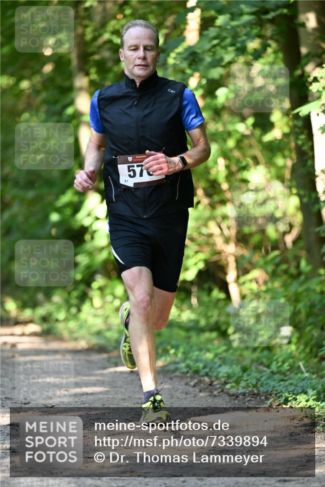 06.10.2024 - Bramfelder Halbmarathon 2024 Dr. Thomas Lammeyer http://msf.ph/oto/7339894 06.10.2024 10:39:42 Laufen 47, 57 meine-sportfotos.de
