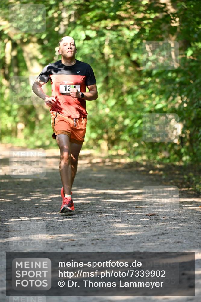 06.10.2024 - Bramfelder Halbmarathon 2024 Dr. Thomas Lammeyer http://msf.ph/oto/7339902 06.10.2024 10:40:10 Laufen 13 meine-sportfotos.de