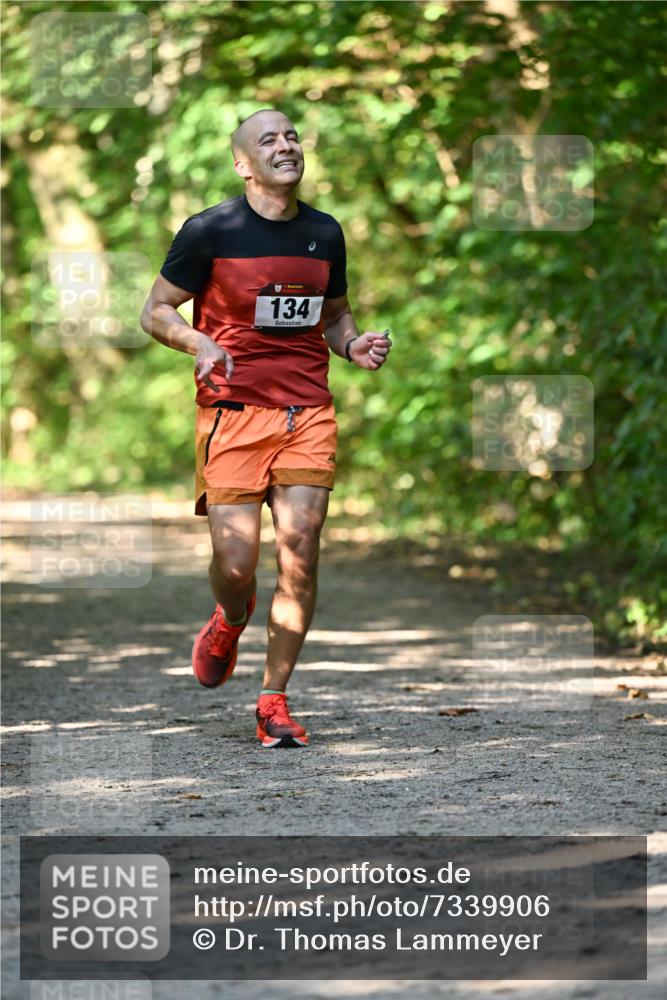 06.10.2024 - Bramfelder Halbmarathon 2024 Dr. Thomas Lammeyer http://msf.ph/oto/7339906 06.10.2024 10:40:10 Laufen 134 meine-sportfotos.de