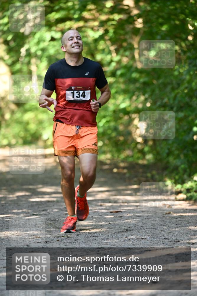 06.10.2024 - Bramfelder Halbmarathon 2024 Dr. Thomas Lammeyer http://msf.ph/oto/7339909 06.10.2024 10:40:11 Laufen 134 meine-sportfotos.de