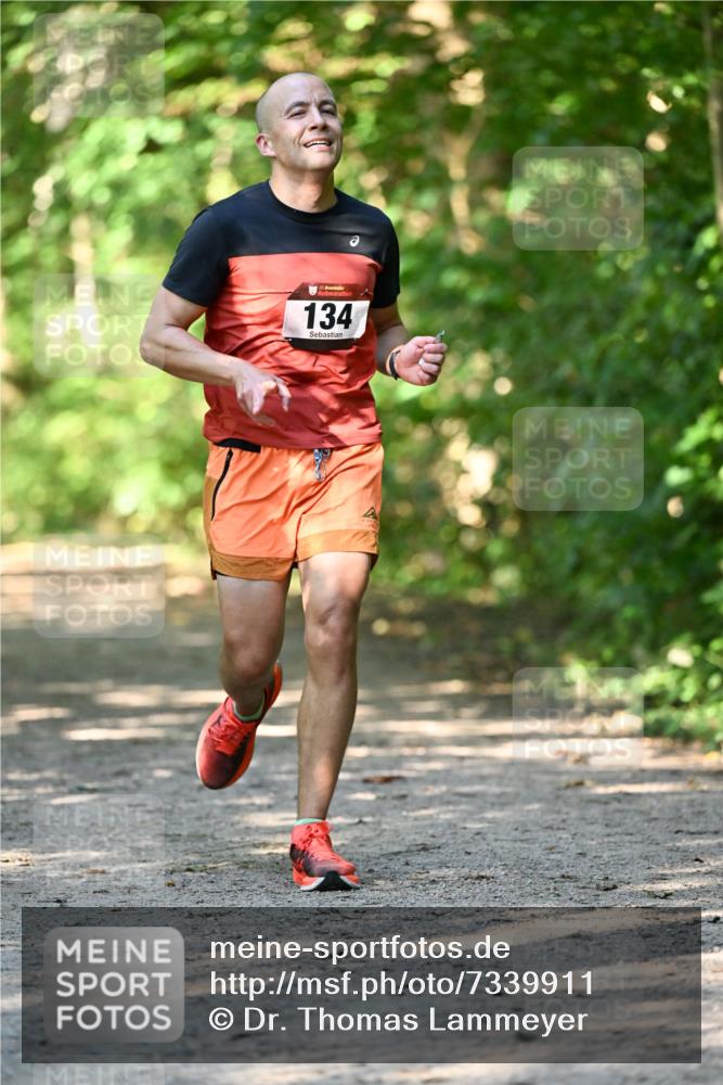 06.10.2024 - Bramfelder Halbmarathon 2024 Dr. Thomas Lammeyer http://msf.ph/oto/7339911 06.10.2024 10:40:11 Laufen 33, 134 meine-sportfotos.de