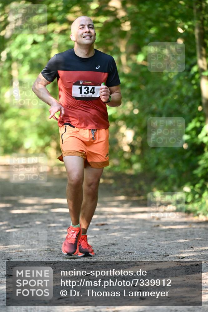 06.10.2024 - Bramfelder Halbmarathon 2024 Dr. Thomas Lammeyer http://msf.ph/oto/7339912 06.10.2024 10:40:11 Laufen 134 meine-sportfotos.de