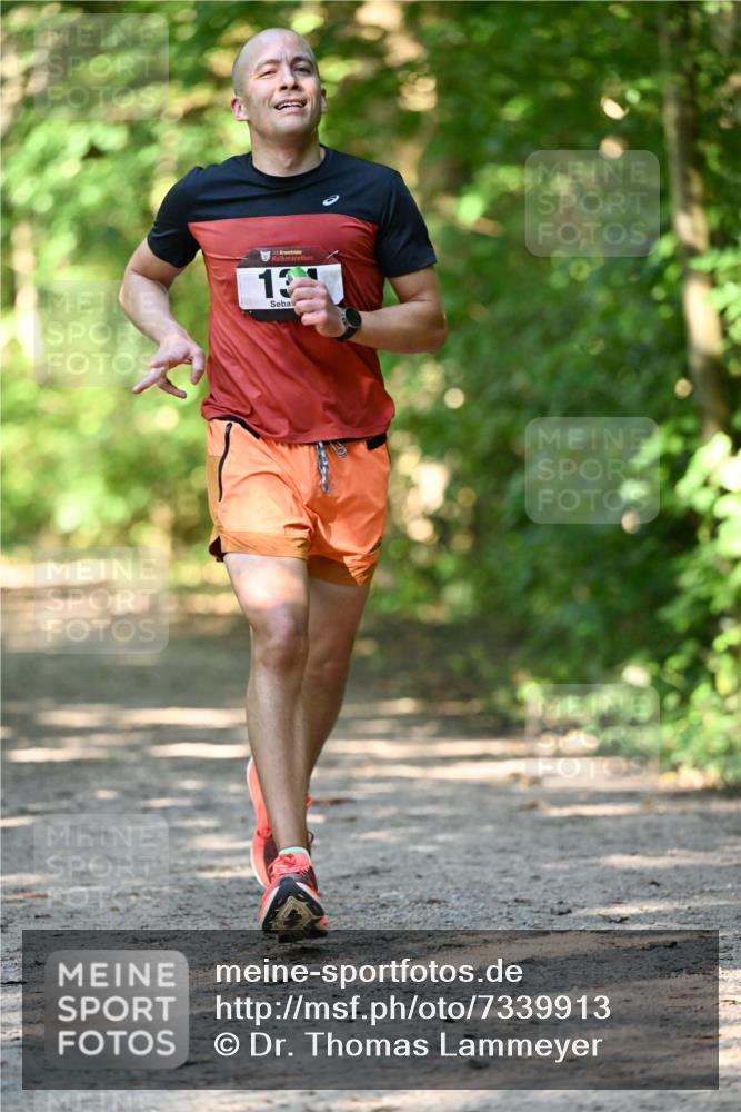 06.10.2024 - Bramfelder Halbmarathon 2024 Dr. Thomas Lammeyer http://msf.ph/oto/7339913 06.10.2024 10:40:11 Laufen 33, 13 meine-sportfotos.de