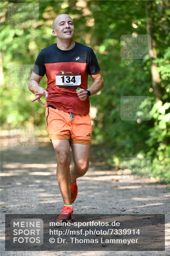 06.10.2024 - Bramfelder Halbmarathon 2024 Dr. Thomas Lammeyer http://msf.ph/oto/7339914 06.10.2024 10:40:11 Laufen 134 meine-sportfotos.de