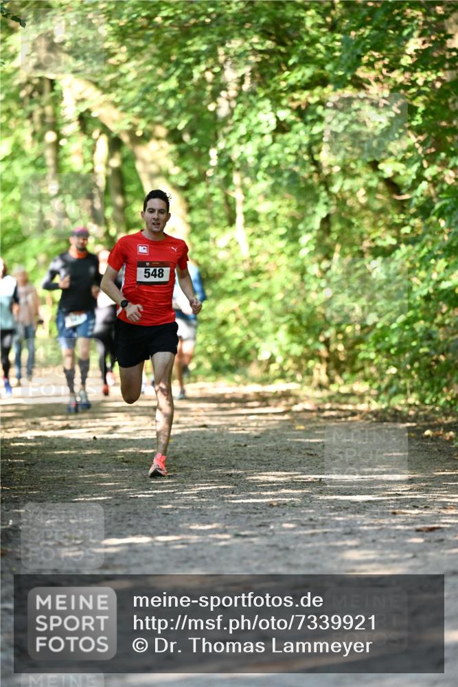 06.10.2024 - Bramfelder Halbmarathon 2024 Dr. Thomas Lammeyer http://msf.ph/oto/7339921 06.10.2024 10:40:19 Laufen 548 meine-sportfotos.de