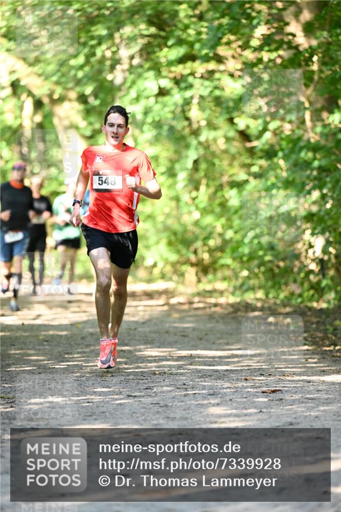 06.10.2024 - Bramfelder Halbmarathon 2024 Dr. Thomas Lammeyer http://msf.ph/oto/7339928 06.10.2024 10:40:20 Laufen 548 meine-sportfotos.de