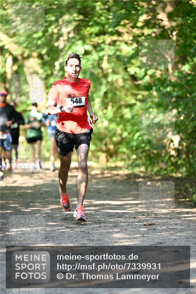06.10.2024 - Bramfelder Halbmarathon 2024 Dr. Thomas Lammeyer http://msf.ph/oto/7339931 06.10.2024 10:40:20 Laufen 548 meine-sportfotos.de