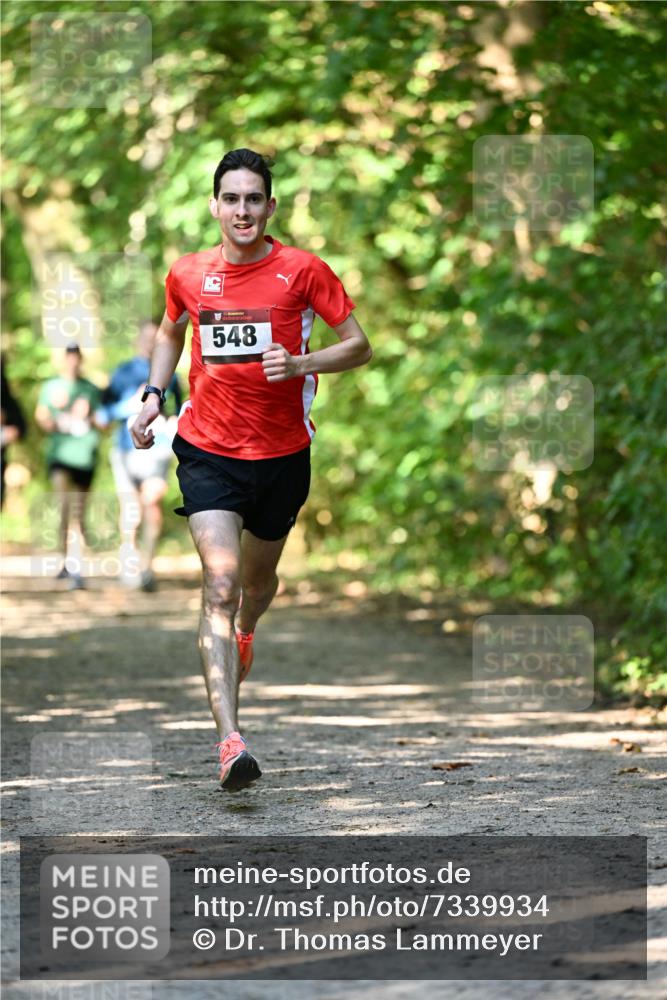 06.10.2024 - Bramfelder Halbmarathon 2024 Dr. Thomas Lammeyer http://msf.ph/oto/7339934 06.10.2024 10:40:21 Laufen 548 meine-sportfotos.de