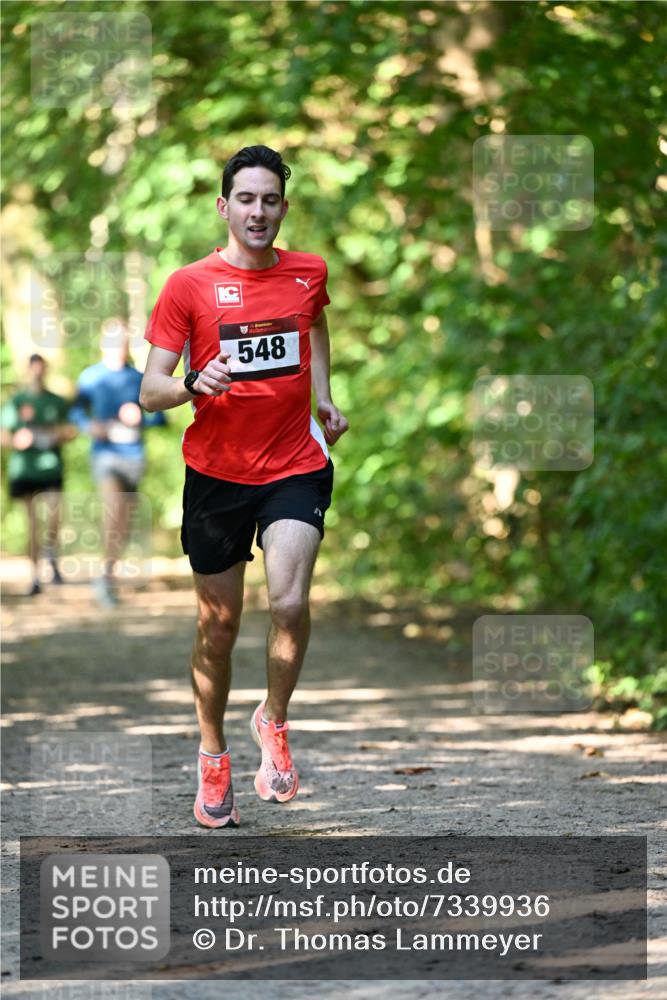 06.10.2024 - Bramfelder Halbmarathon 2024 Dr. Thomas Lammeyer http://msf.ph/oto/7339936 06.10.2024 10:40:21 Laufen 548 meine-sportfotos.de