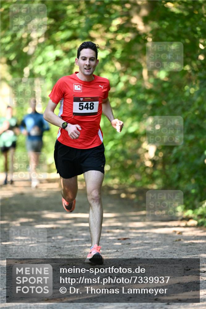 06.10.2024 - Bramfelder Halbmarathon 2024 Dr. Thomas Lammeyer http://msf.ph/oto/7339937 06.10.2024 10:40:21 Laufen 548 meine-sportfotos.de