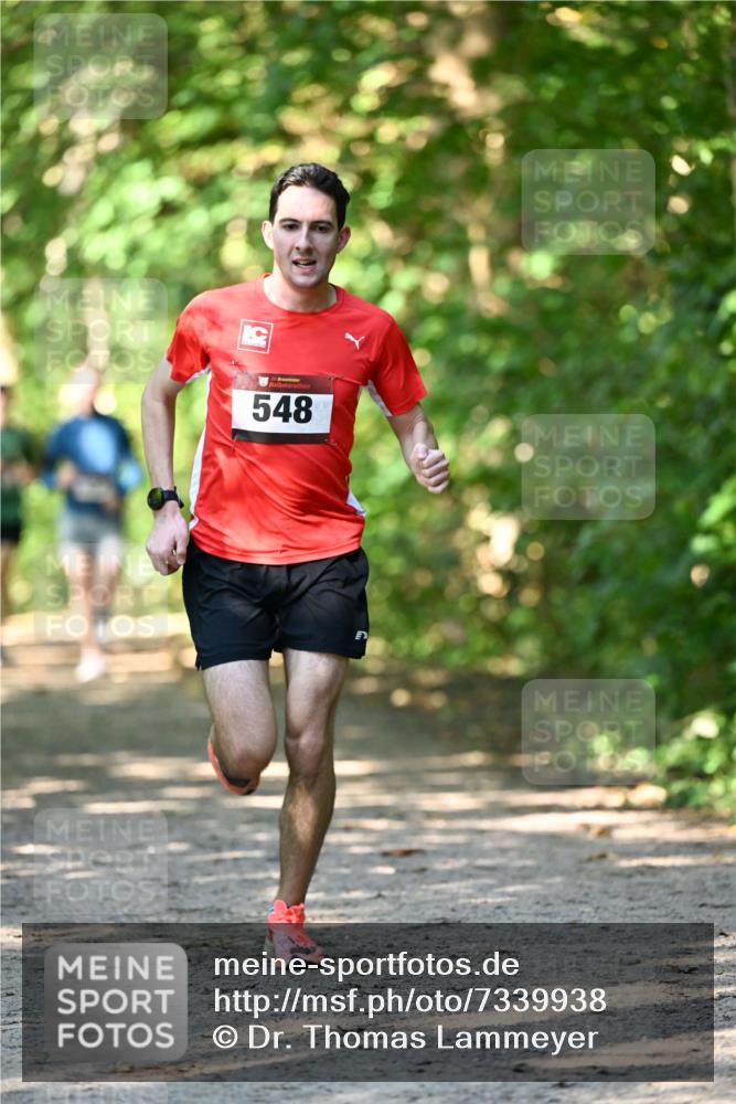 06.10.2024 - Bramfelder Halbmarathon 2024 Dr. Thomas Lammeyer http://msf.ph/oto/7339938 06.10.2024 10:40:21 Laufen 33, 548 meine-sportfotos.de