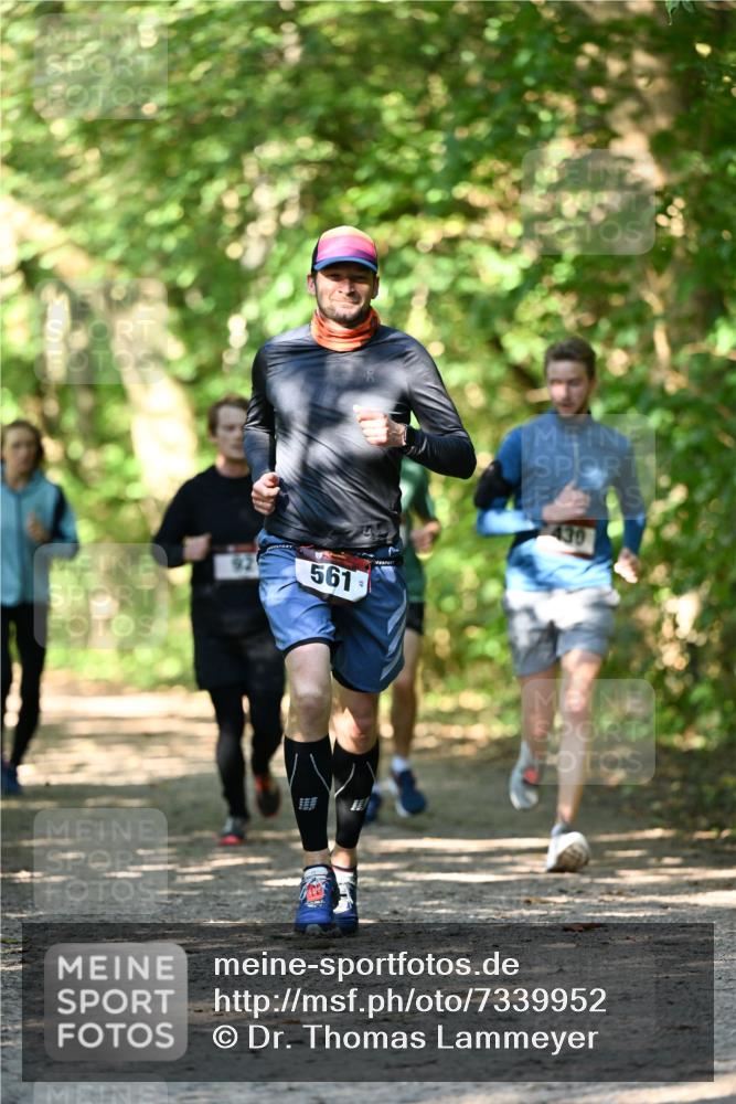 06.10.2024 - Bramfelder Halbmarathon 2024 Dr. Thomas Lammeyer http://msf.ph/oto/7339952 06.10.2024 10:40:25 Laufen 561, 2, 430 meine-sportfotos.de