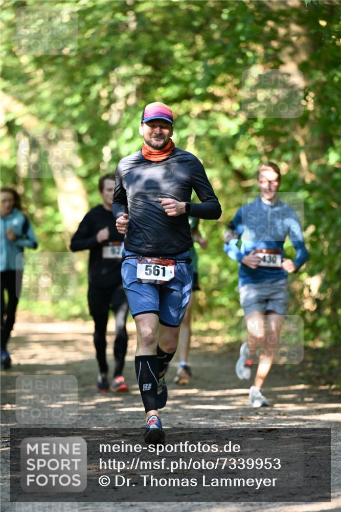 06.10.2024 - Bramfelder Halbmarathon 2024 Dr. Thomas Lammeyer http://msf.ph/oto/7339953 06.10.2024 10:40:25 Laufen 561, 45, 430 meine-sportfotos.de