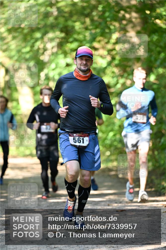 06.10.2024 - Bramfelder Halbmarathon 2024 Dr. Thomas Lammeyer http://msf.ph/oto/7339957 06.10.2024 10:40:26 Laufen 561, 45 meine-sportfotos.de