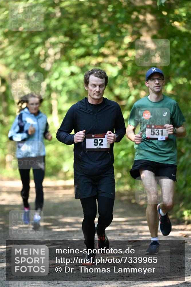 06.10.2024 - Bramfelder Halbmarathon 2024 Dr. Thomas Lammeyer http://msf.ph/oto/7339965 06.10.2024 10:40:28 Laufen 92, 10, 25, 531, 94 meine-sportfotos.de