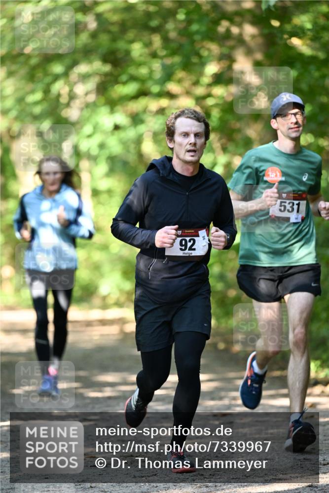06.10.2024 - Bramfelder Halbmarathon 2024 Dr. Thomas Lammeyer http://msf.ph/oto/7339967 06.10.2024 10:40:28 Laufen 92, 531 meine-sportfotos.de