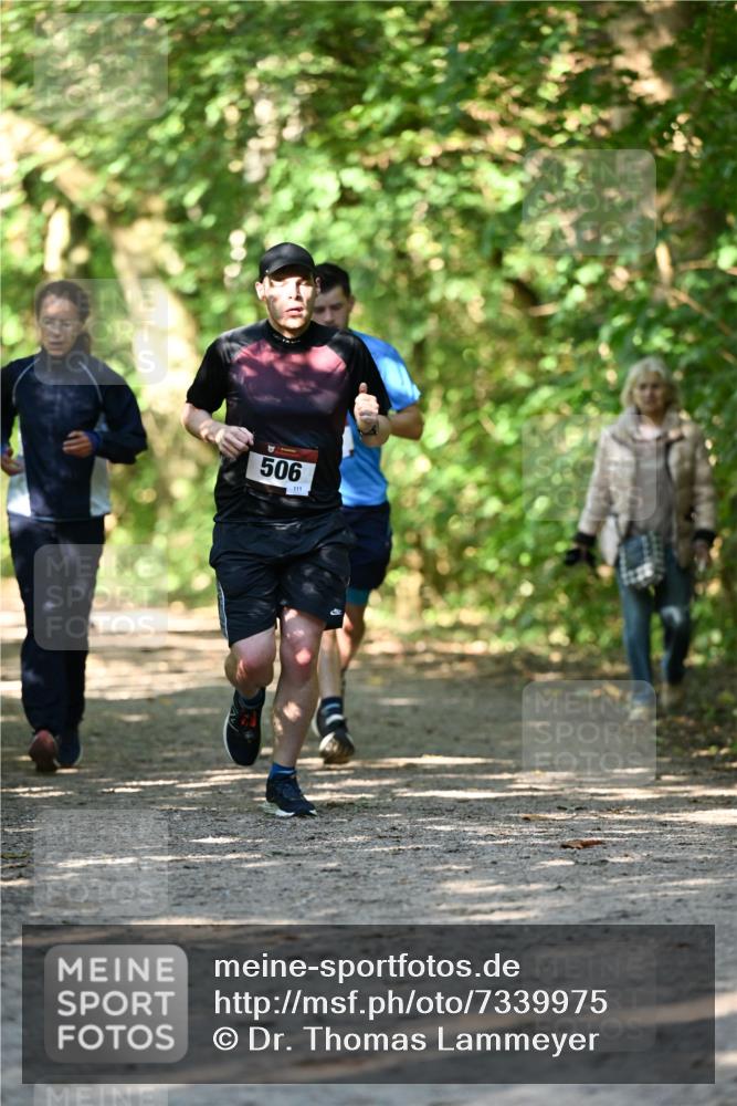 06.10.2024 - Bramfelder Halbmarathon 2024 Dr. Thomas Lammeyer http://msf.ph/oto/7339975 06.10.2024 10:40:54 Laufen 506, 111 meine-sportfotos.de