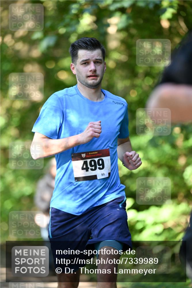 06.10.2024 - Bramfelder Halbmarathon 2024 Dr. Thomas Lammeyer http://msf.ph/oto/7339989 06.10.2024 10:40:57 Laufen 499, 90 meine-sportfotos.de