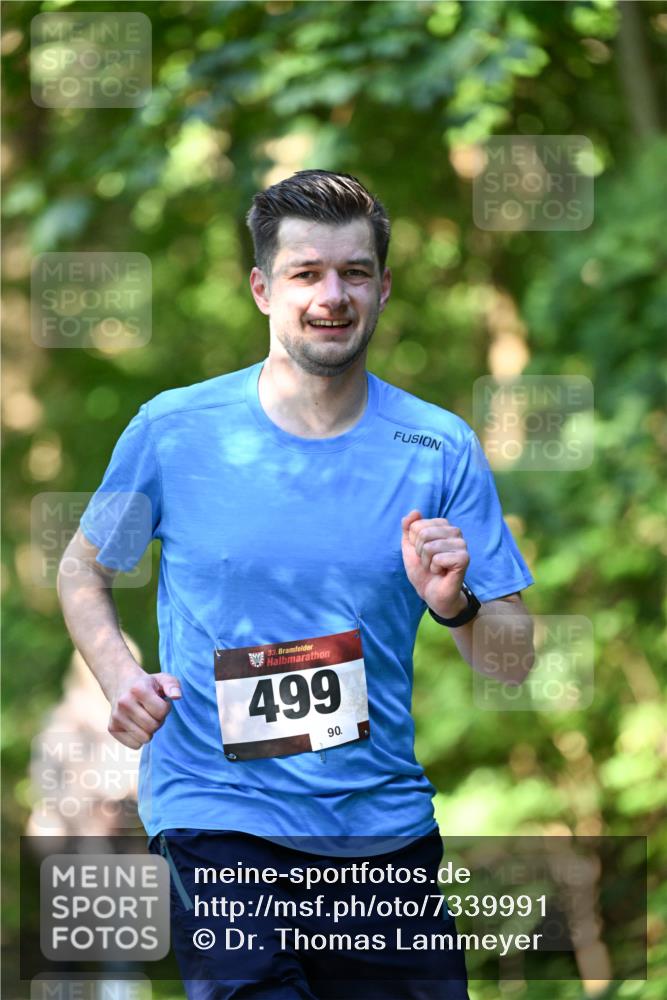 06.10.2024 - Bramfelder Halbmarathon 2024 Dr. Thomas Lammeyer http://msf.ph/oto/7339991 06.10.2024 10:40:58 Laufen 33, 499, 90 meine-sportfotos.de