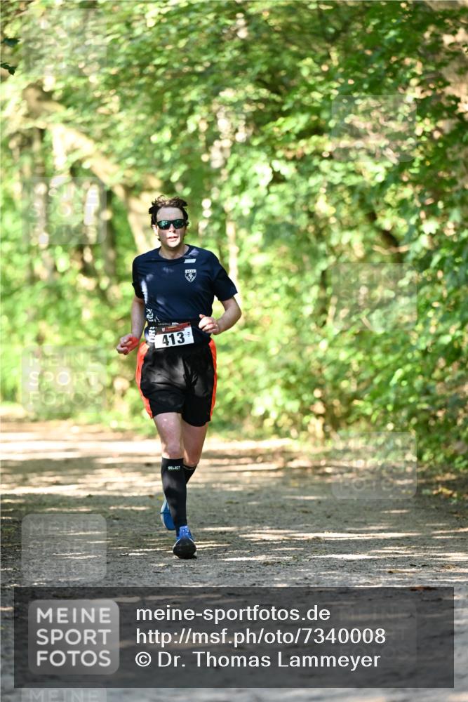 06.10.2024 - Bramfelder Halbmarathon 2024 Dr. Thomas Lammeyer http://msf.ph/oto/7340008 06.10.2024 10:41:06 Laufen 413 meine-sportfotos.de