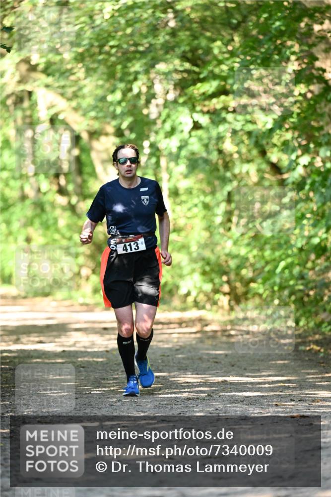 06.10.2024 - Bramfelder Halbmarathon 2024 Dr. Thomas Lammeyer http://msf.ph/oto/7340009 06.10.2024 10:41:07 Laufen 413 meine-sportfotos.de