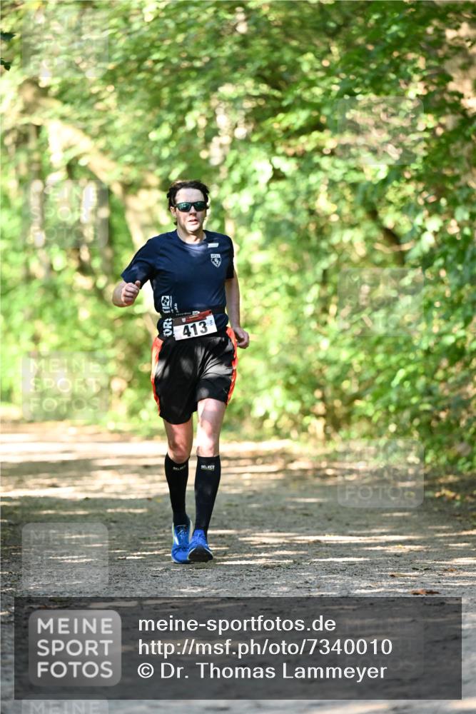 06.10.2024 - Bramfelder Halbmarathon 2024 Dr. Thomas Lammeyer http://msf.ph/oto/7340010 06.10.2024 10:41:07 Laufen 413 meine-sportfotos.de