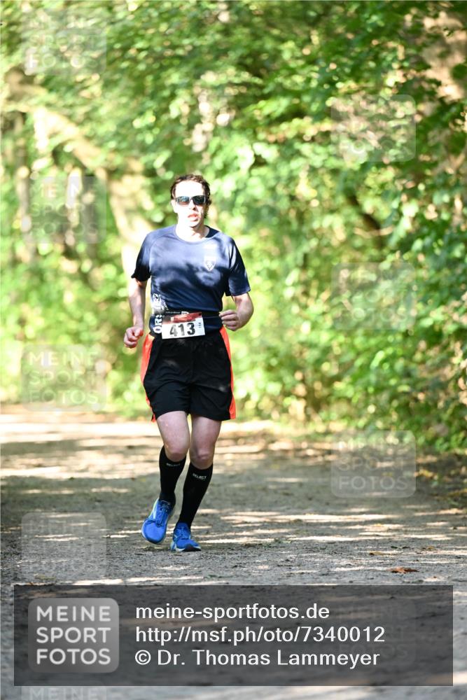 06.10.2024 - Bramfelder Halbmarathon 2024 Dr. Thomas Lammeyer http://msf.ph/oto/7340012 06.10.2024 10:41:07 Laufen 413 meine-sportfotos.de