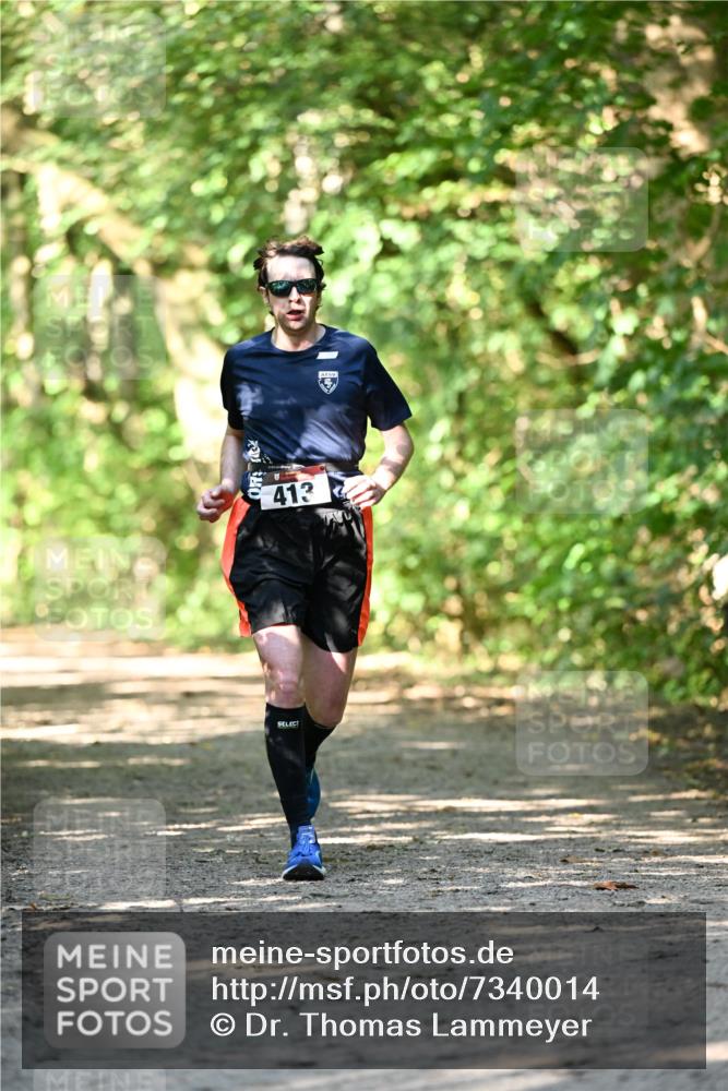 06.10.2024 - Bramfelder Halbmarathon 2024 Dr. Thomas Lammeyer http://msf.ph/oto/7340014 06.10.2024 10:41:07 Laufen 413 meine-sportfotos.de
