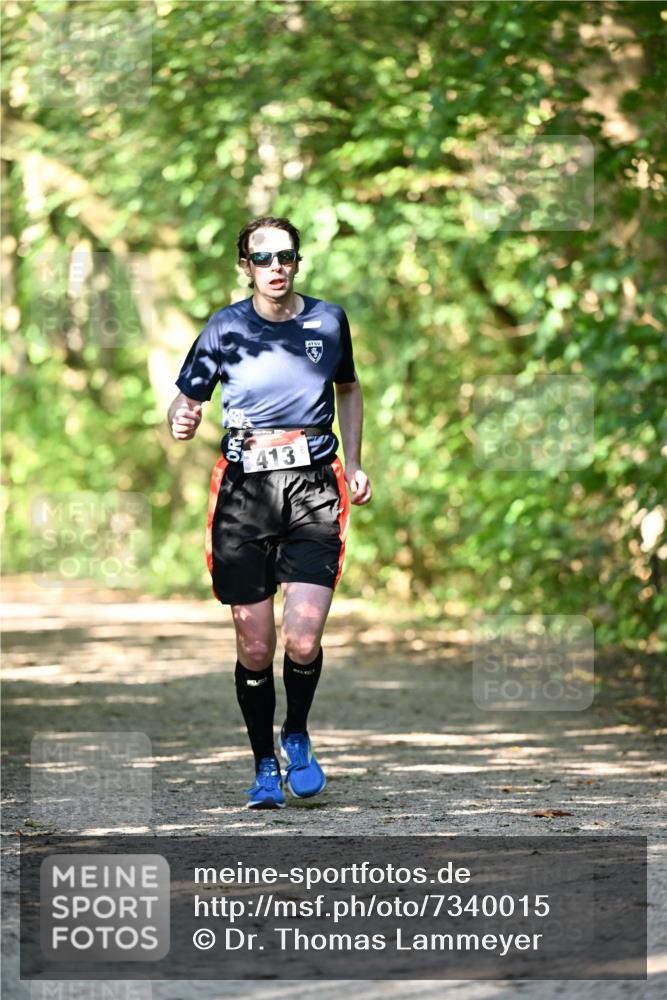 06.10.2024 - Bramfelder Halbmarathon 2024 Dr. Thomas Lammeyer http://msf.ph/oto/7340015 06.10.2024 10:41:07 Laufen 413 meine-sportfotos.de