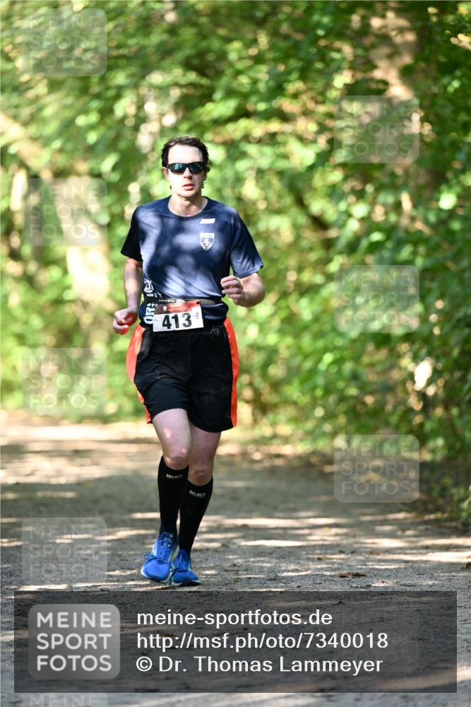 06.10.2024 - Bramfelder Halbmarathon 2024 Dr. Thomas Lammeyer http://msf.ph/oto/7340018 06.10.2024 10:41:08 Laufen 413 meine-sportfotos.de