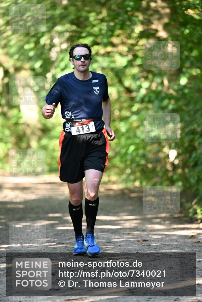 06.10.2024 - Bramfelder Halbmarathon 2024 Dr. Thomas Lammeyer http://msf.ph/oto/7340021 06.10.2024 10:41:08 Laufen 413 meine-sportfotos.de
