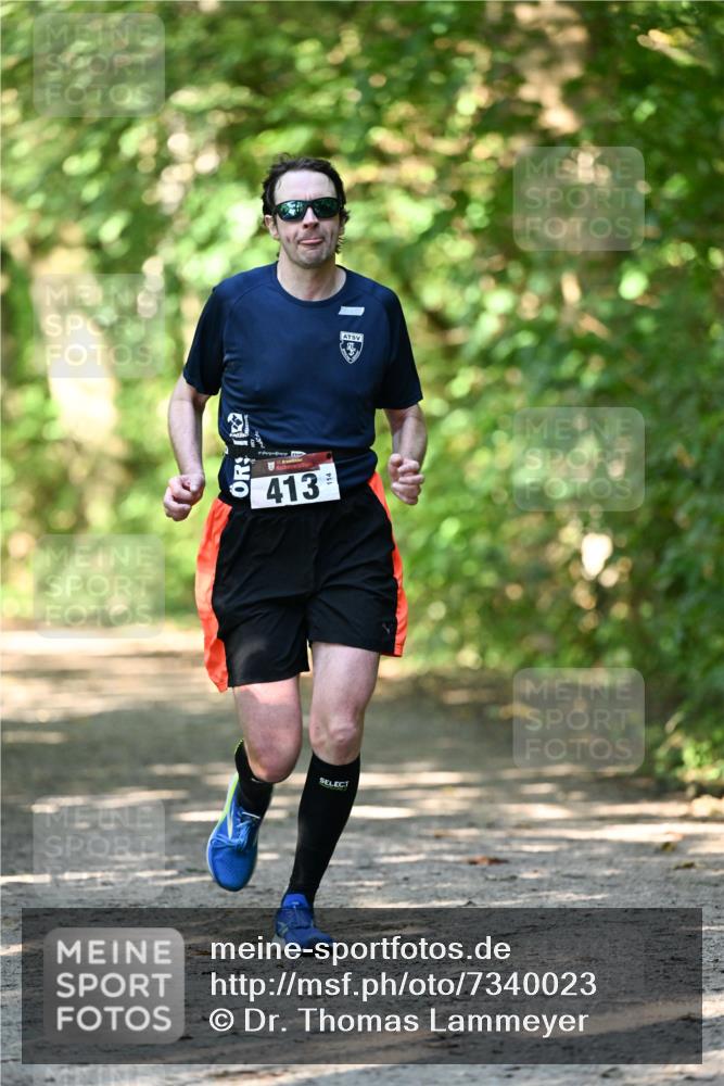06.10.2024 - Bramfelder Halbmarathon 2024 Dr. Thomas Lammeyer http://msf.ph/oto/7340023 06.10.2024 10:41:08 Laufen 413, 114 meine-sportfotos.de