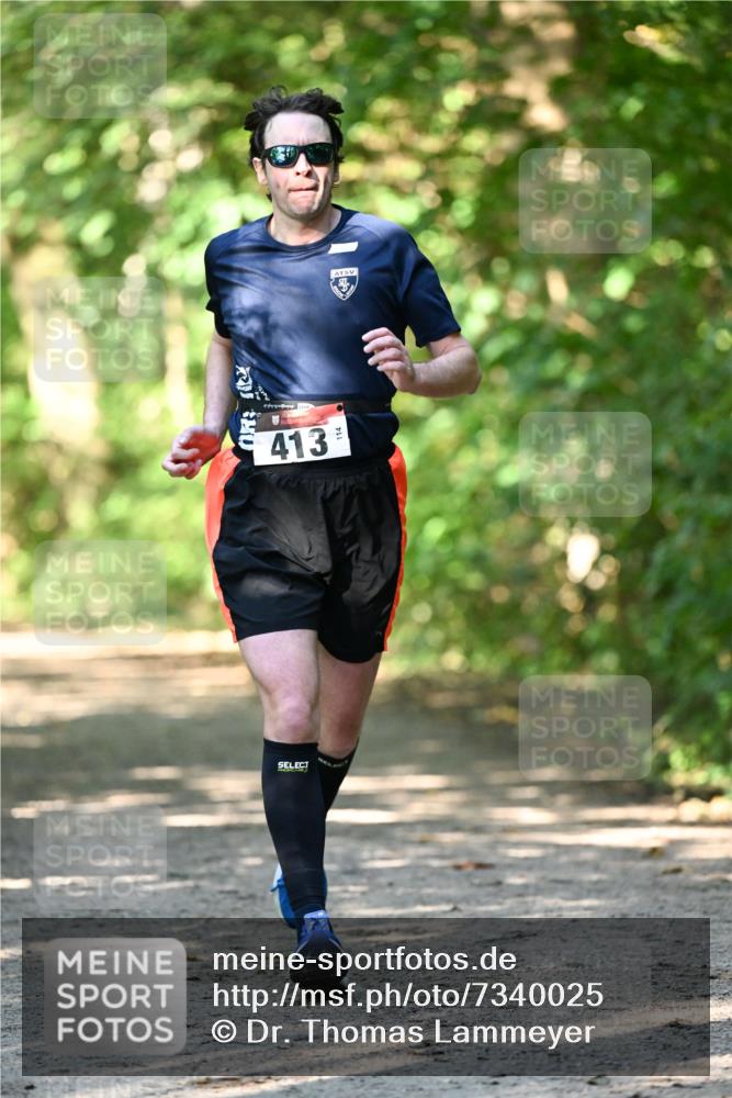 06.10.2024 - Bramfelder Halbmarathon 2024 Dr. Thomas Lammeyer http://msf.ph/oto/7340025 06.10.2024 10:41:09 Laufen 413, 14, 114 meine-sportfotos.de