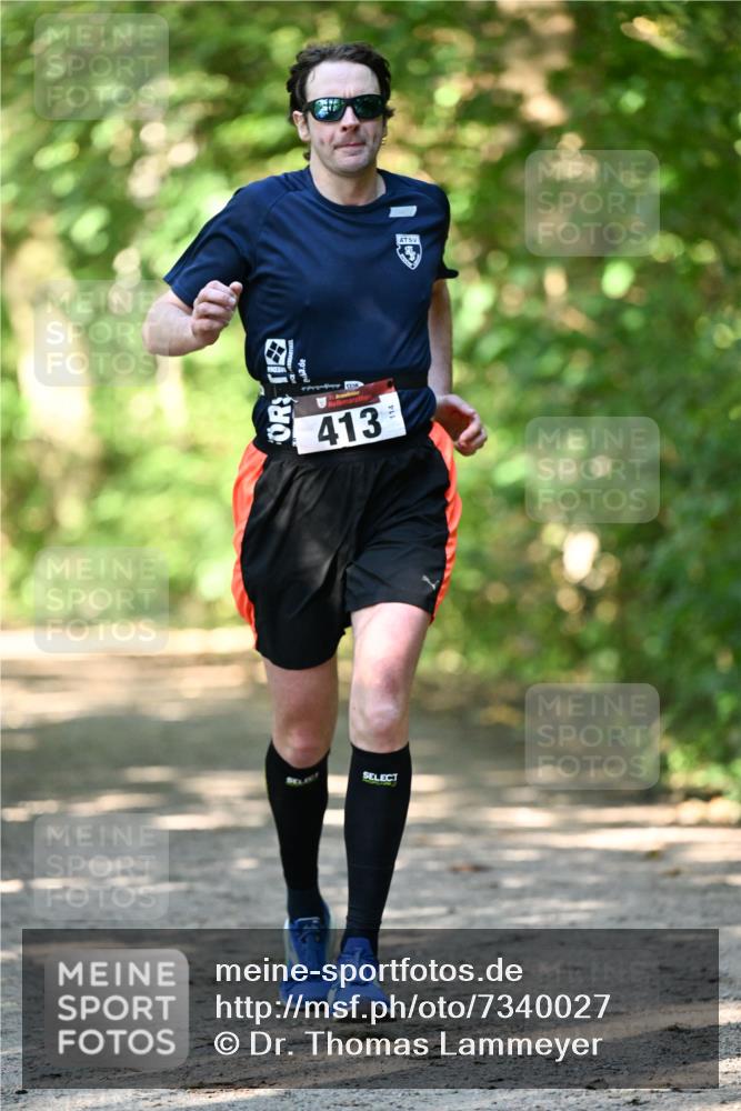06.10.2024 - Bramfelder Halbmarathon 2024 Dr. Thomas Lammeyer http://msf.ph/oto/7340027 06.10.2024 10:41:09 Laufen 413 meine-sportfotos.de