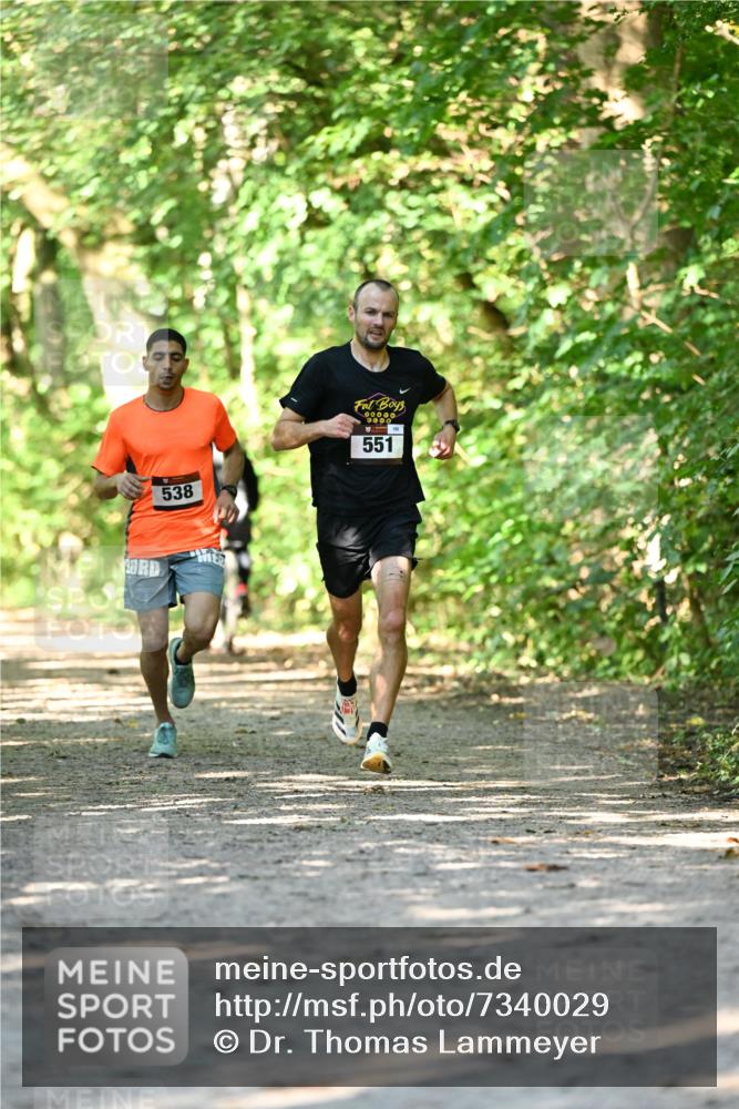 06.10.2024 - Bramfelder Halbmarathon 2024 Dr. Thomas Lammeyer http://msf.ph/oto/7340029 06.10.2024 10:41:26 Laufen 538, 00000, 551 meine-sportfotos.de