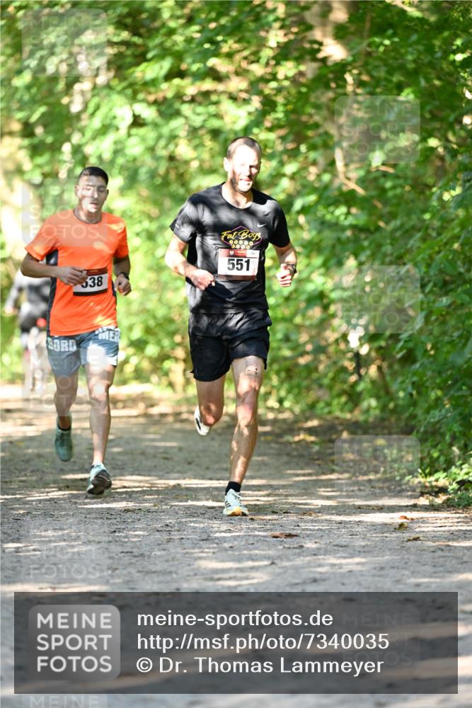 06.10.2024 - Bramfelder Halbmarathon 2024 Dr. Thomas Lammeyer http://msf.ph/oto/7340035 06.10.2024 10:41:27 Laufen 538, 551 meine-sportfotos.de