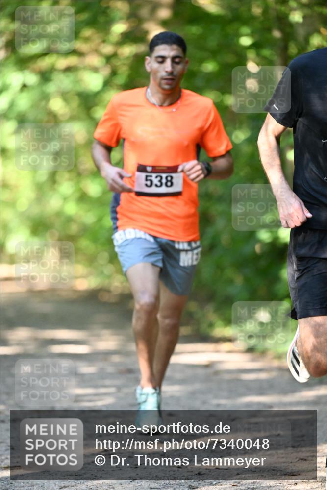 06.10.2024 - Bramfelder Halbmarathon 2024 Dr. Thomas Lammeyer http://msf.ph/oto/7340048 06.10.2024 10:41:29 Laufen 538 meine-sportfotos.de