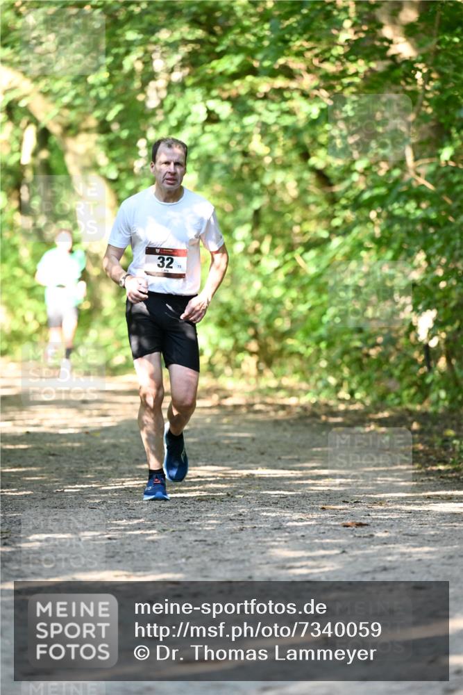 06.10.2024 - Bramfelder Halbmarathon 2024 Dr. Thomas Lammeyer http://msf.ph/oto/7340059 06.10.2024 10:41:34 Laufen 32, 73 meine-sportfotos.de