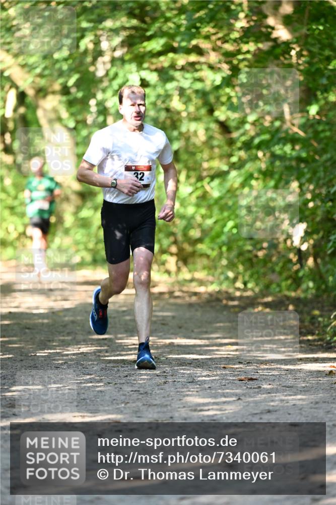 06.10.2024 - Bramfelder Halbmarathon 2024 Dr. Thomas Lammeyer http://msf.ph/oto/7340061 06.10.2024 10:41:35 Laufen 32 meine-sportfotos.de