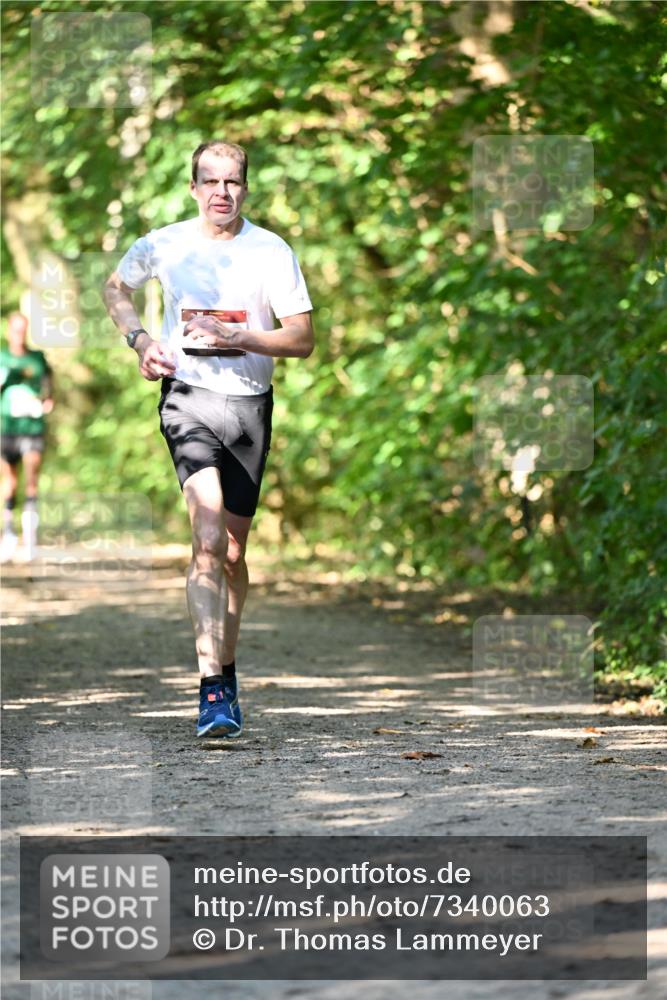 06.10.2024 - Bramfelder Halbmarathon 2024 Dr. Thomas Lammeyer http://msf.ph/oto/7340063 06.10.2024 10:41:35 Laufen  meine-sportfotos.de