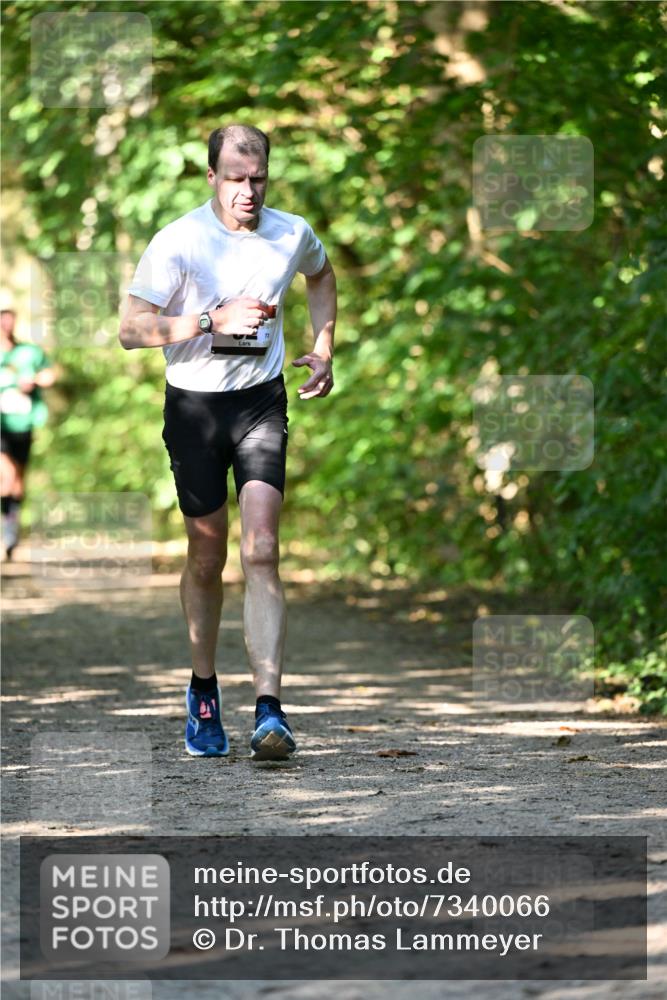 06.10.2024 - Bramfelder Halbmarathon 2024 Dr. Thomas Lammeyer http://msf.ph/oto/7340066 06.10.2024 10:41:35 Laufen  meine-sportfotos.de