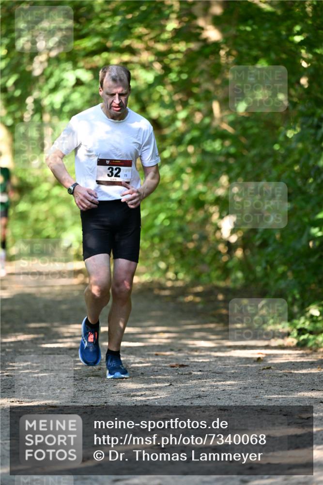 06.10.2024 - Bramfelder Halbmarathon 2024 Dr. Thomas Lammeyer http://msf.ph/oto/7340068 06.10.2024 10:41:36 Laufen 32, 73 meine-sportfotos.de