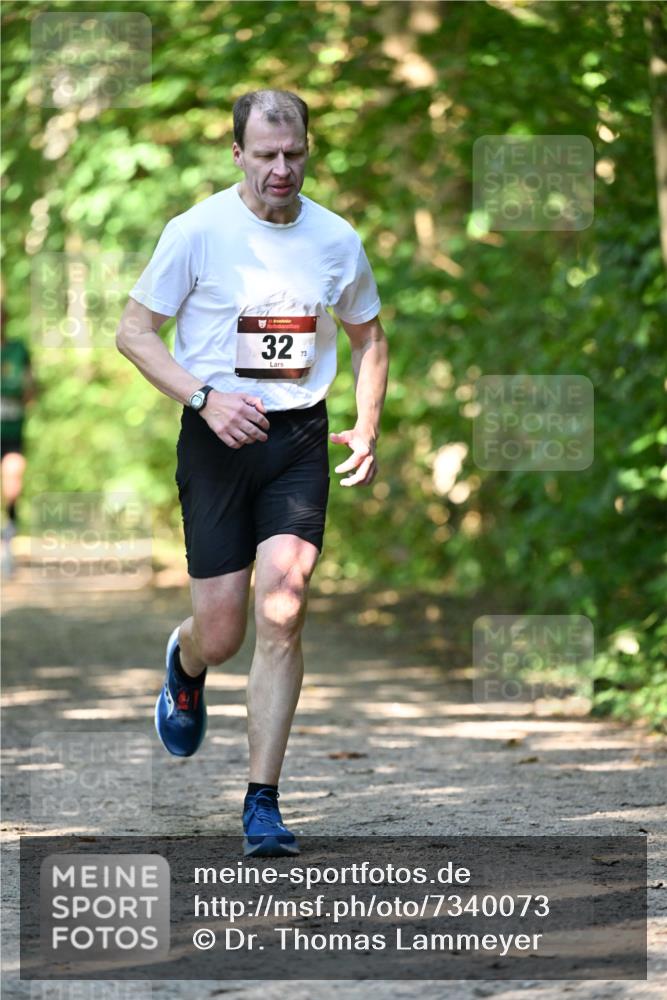 06.10.2024 - Bramfelder Halbmarathon 2024 Dr. Thomas Lammeyer http://msf.ph/oto/7340073 06.10.2024 10:41:36 Laufen 32, 73 meine-sportfotos.de