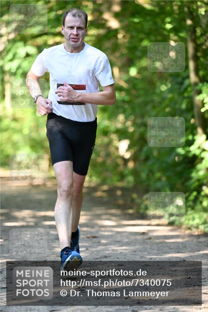 06.10.2024 - Bramfelder Halbmarathon 2024 Dr. Thomas Lammeyer http://msf.ph/oto/7340075 06.10.2024 10:41:36 Laufen  meine-sportfotos.de